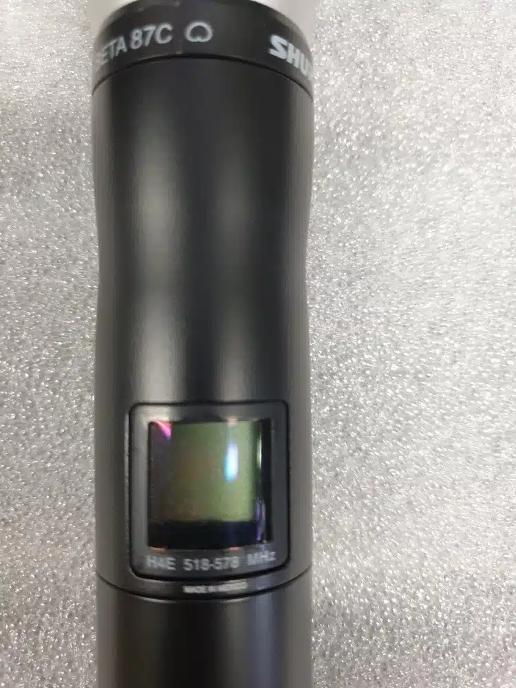 Shure UR4S+ System UR4S+ Receiver & UR2 with Beta87 Capsule Freq H4 518-578Mhz - Image 10