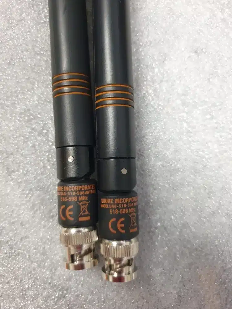 Shure UR4S+ System UR4S+ Receiver & UR2 with Beta87 Capsule Freq H4 518-578Mhz - Image 8