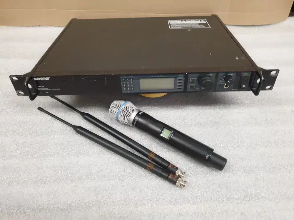 Shure UR4S+ System UR4S+ Receiver & UR2 with Beta87 Capsule Freq H4 518-578Mhz - Image 5